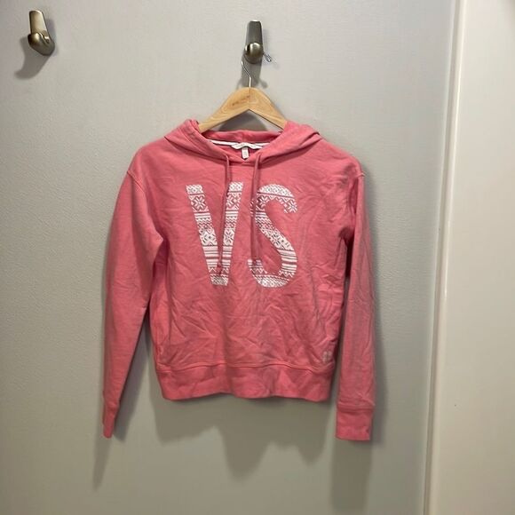Victoria Secrets woman’s pink sweatshirt that says VS with snowflakes - Picture 1 of 11